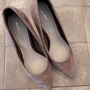 Gorgeous Camel Sz 9 Aldo Heels